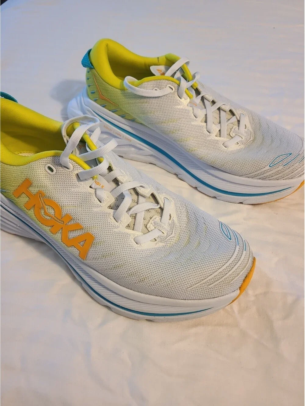 Hoka One One the bondi x is